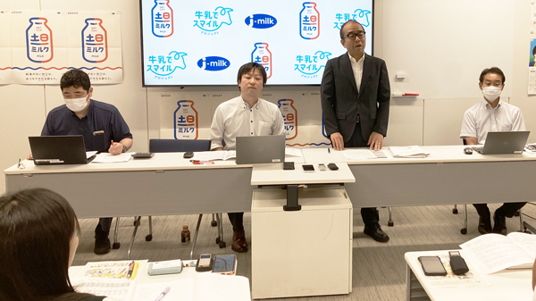 【Ｊミルク生乳需給見通し】微増も酷暑で先行き不透明　飲用値上げ、脱粉期末在庫8万トン強