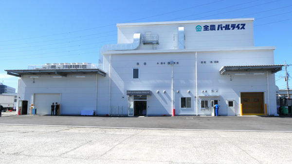 千葉米粉工場の竣工式　専用品種と湿式気流粉砕製法で米粉事業に新規参入　全農パールライス