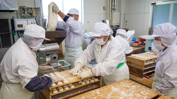 お正月向の準備に「小岱もち」作り始まる　ＪＡたまな