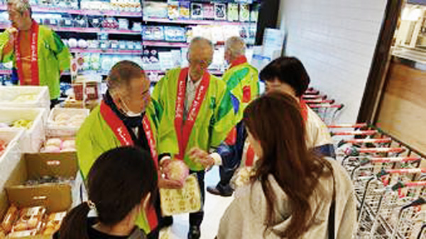 王秋梨、あたご梨を台湾で販促　シャリ感と甘み好評　全農とっとり
