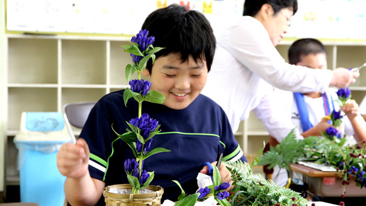 花に触れ心を育てる「花育」授業実施　学校教育支援事業　ＪＡふくしま未来