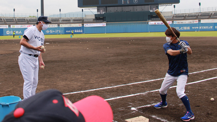 人気野球YouTuberのトクサン、WCBF少年野球「松山教室」に潜入　ＪＡ全農