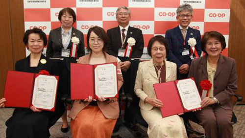 2022年度「子どもの貧困」支援活動　応援助成贈呈式を開催　日本生協連