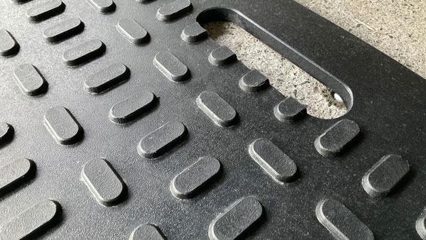 農業現場のぬかるみ対策　プラスチック敷板「V-MAT」がNNTD登録　プラス