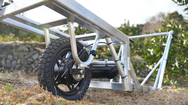 ねこ車電動化キット「E-Cat Kit」岐阜県で栗農家の運搬作業を支援　CuboRex