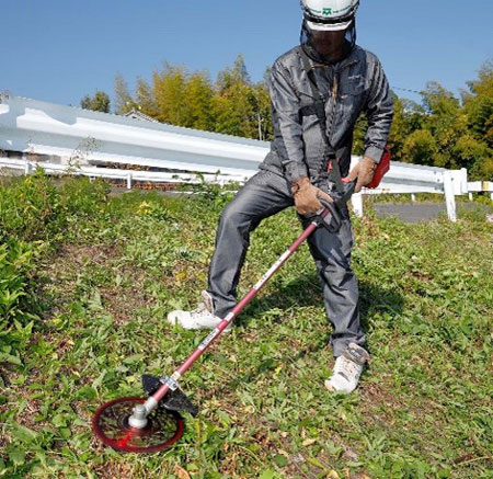 排気量30mLエンジン式に匹敵「充電式草刈り機」新発売 京セラ | JAcom