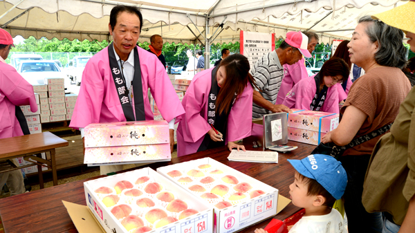 岡山県新見市「第39回草間もも直売まつり復活2023」4年ぶり開催